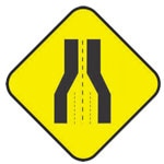 Señal preventiva en la carretera antes de Reducción del Camino