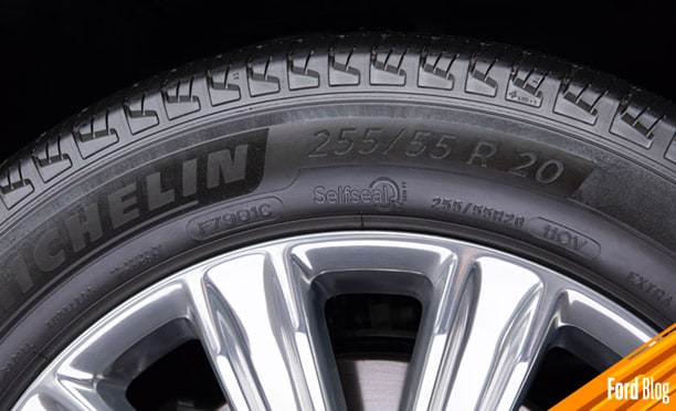 Conoce por qué rechina una llanta cuando das vuelta en estacionamiento