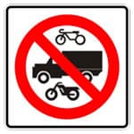 Señalamiento restrictivo Prohibido el paso a Motocicletas, vehículos pesados y bicicletas