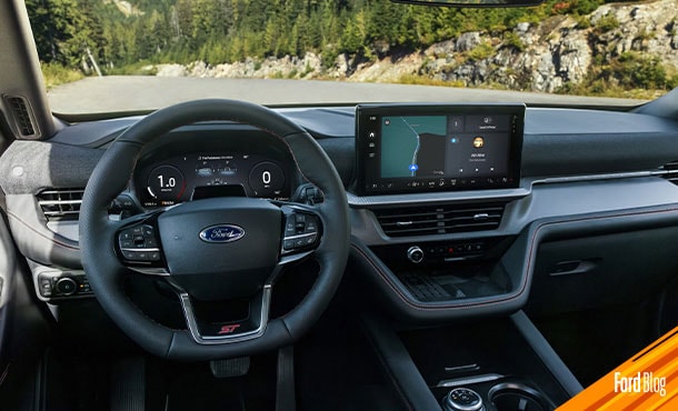 Mantente conectado y cómodo a bordo de Ford Explorer ST con Panel Digital de 12 Pulgadas