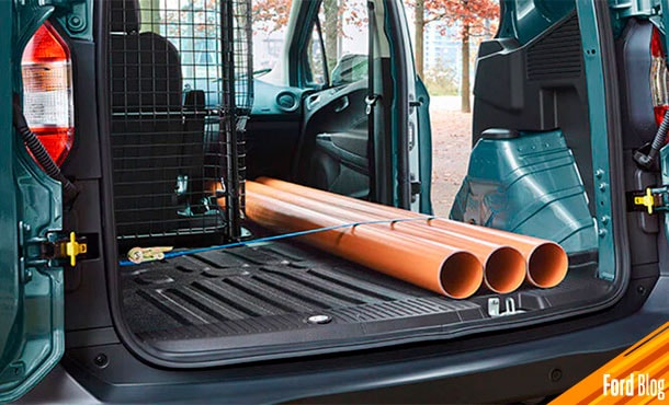 Ford Transit Courier 2022, Van Comercial Compacta con Rejilla Plegable para mayor espacio