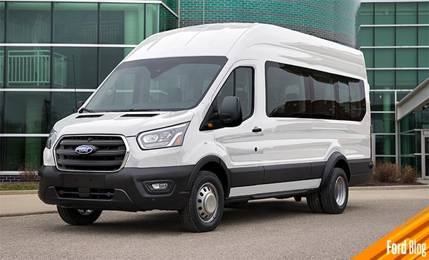 Ford Transit Pasajeros 2022, con eficientes Motores de 169HP y 271HP para un rendimiento excepcional