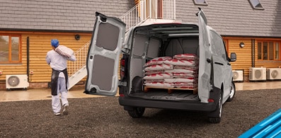 Capacidad y Poder de la familia Ford Transit: Vehículos de Trabajo Confiables