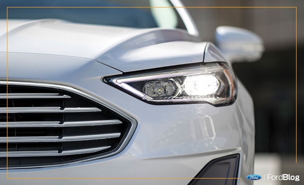 Ford Fusion Híbrido equipado con potentes faros LED