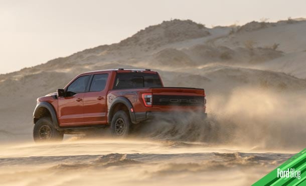 Visita el Desierto de Qatar en Vehículos Todoterreo Ford equipados con Asistencias de Manejo