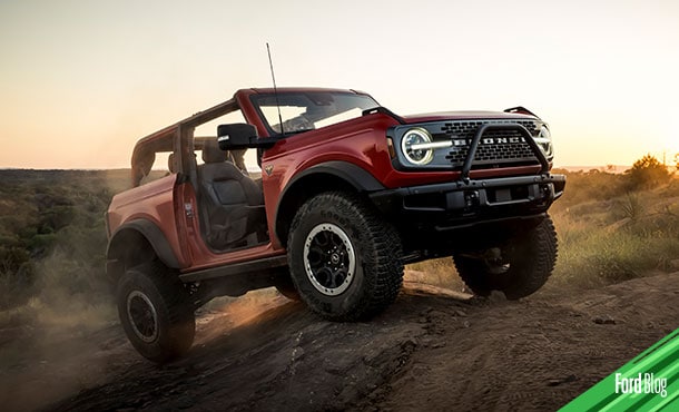 Camioneta SUV Todoterreno Ford Bronco Versión 2 puertas con Motor EcoBoost y Modos de Manejo