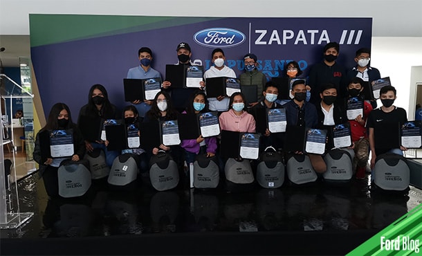 Gracias a la ayuda de Ford, estidiantes y familias pueden continuar con estudios