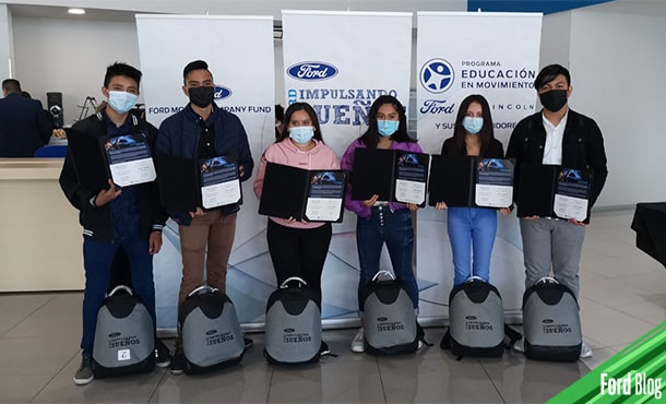 Ford, a través del programa Impulsando Sueños, donará equipos a estudiantes de secundaria
