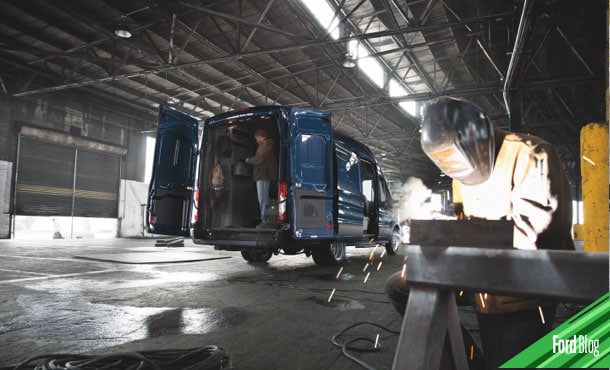 Ford E-Transit Camioneta Comercial totalmente eléctrica equipa Cargador Móvil con Adaptador