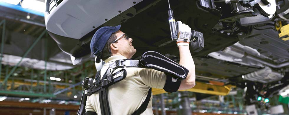 La planta de Ford en Valencia utiliza trajes Iron Man