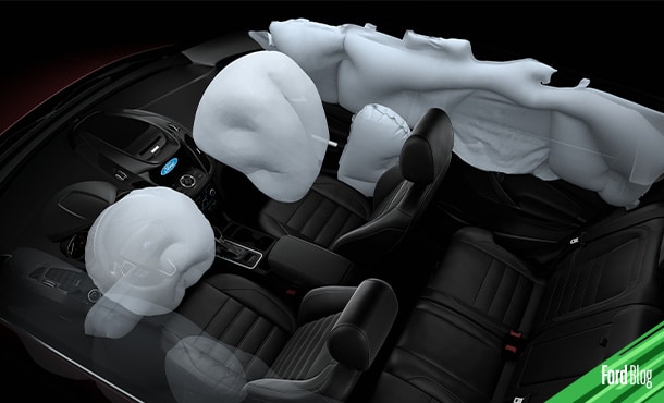 Las Bolsas de Aire tipo Cortina protegen la cabeza de los ocupantes. Conoce más