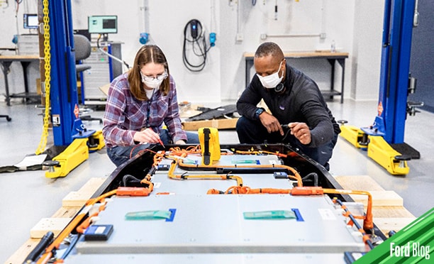 Henry Ford trabajó junto con Thomas Edison en electromovilidad desde el inicio de la compañía