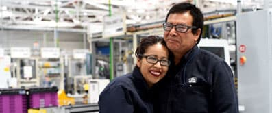 Empleados de Ford nos dicen cómo sus padres y abuelos los inspiraron a trabajar en Ford 