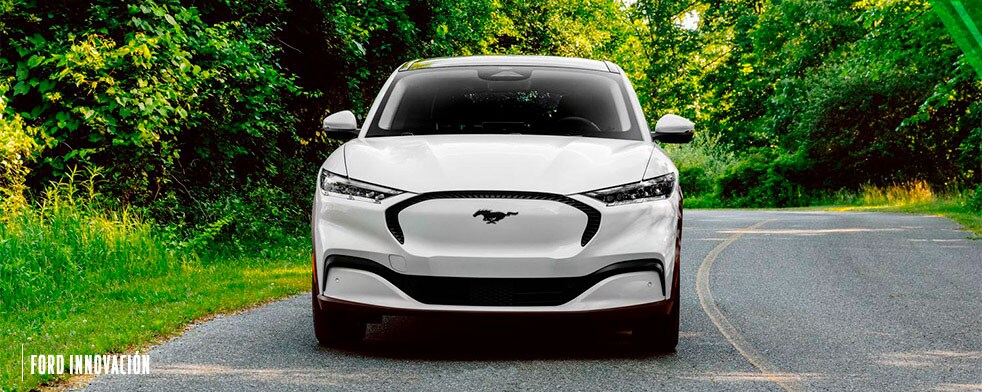 Ford Mustang Mach-E, Vehículo Eléctrico del Año gracias a su Tecnología y Desempeño