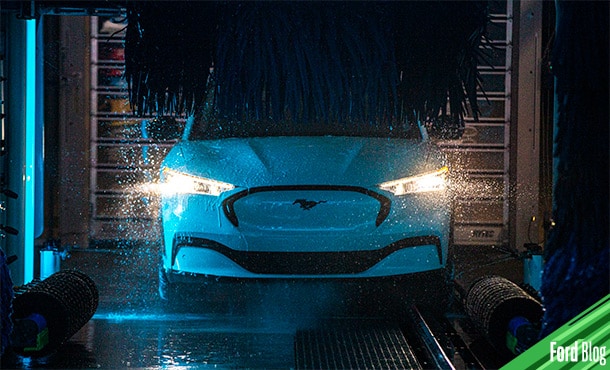 Ford Mustang Mach-E, Deportivo eléctrico preparado para ser lavado y mojado en condiciones extremas