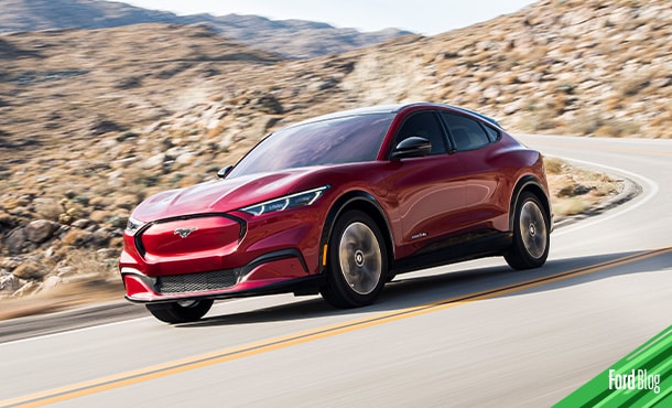 Descubre el futuro de los vehículos eléctricos con Ford Mustang Mach-E, SUV EV Deportiva