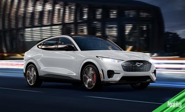 Ford Mach-E 2023 GT, Camioneta Eléctrica Deportiva con Motor de 480 caballos de Fuerza