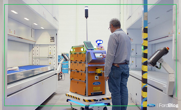 Survival lleva materiales por todos los pasillos de la planta armadora