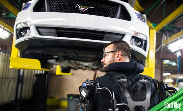 Los exoesqueletos de Ford, mejoran el proceso de fabricación y brindan seguridad a trabajadores