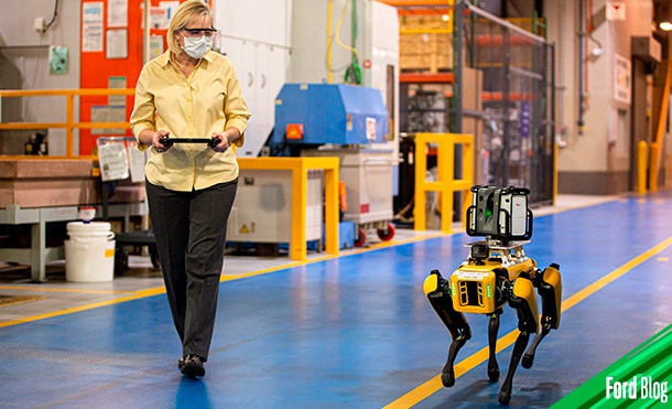 Tecnologías Ford en fábricas. Robots capaces de ayudar en línea de producción