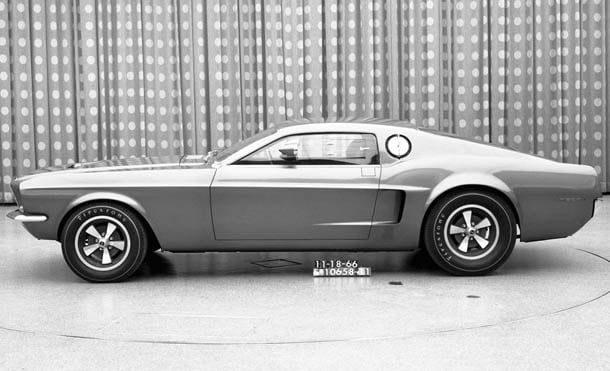 El Mustang Mach I fue presentado en el Salón de Detroit 1966
