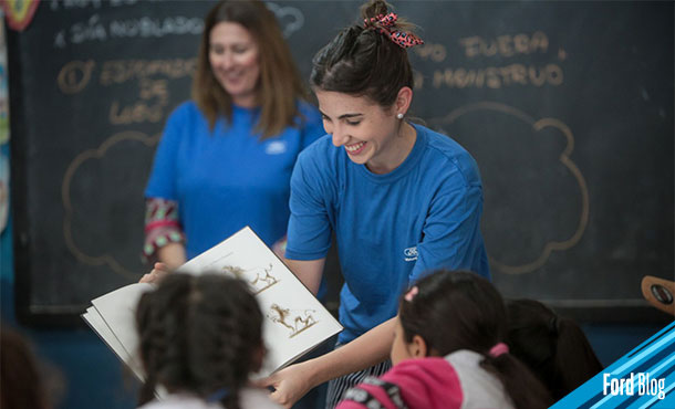 Conoce los programas de voluntariado para plantar árboles y apoyar a comunidades
