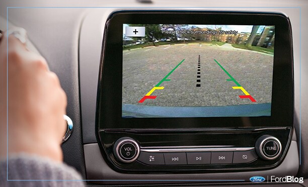 Ford EcoSport 2020 equipada con sensores y cámara de reversa