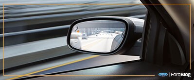 Ford Blis tecnología para monitorear el punto ciego del auto al conducir