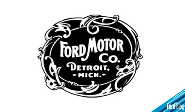 Primer Logotipo de Ford diseñado por Harold Willis: Óvalo y Detroit, Michigan, ciudad de Origen