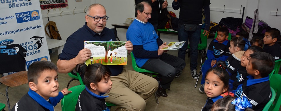 Actividad educativa del programa Ford Impulsando Sueños