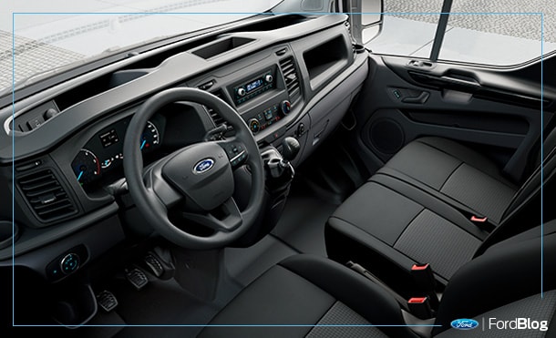 Ford Transit Custom 2020 con cómodos interiores hasta para 9 pasajeros