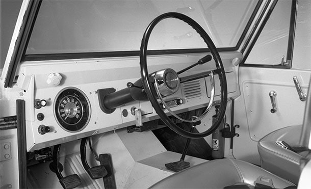 Estilo de los Años 60 de Ford Bronco Coleccionable, modelo clásico descapotable con Tablero original