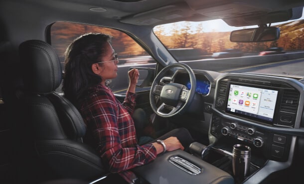 Ford Lobo 2023 equipa gran pantalla de 12 pulgadas con SYNC4, compatible con Apple CarPlay