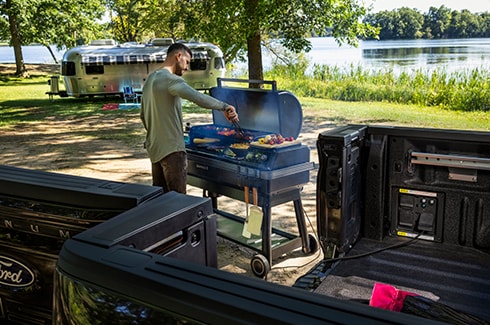 Descubre la asombrosa practicidad de la caja o batea de Ford Lobo Platinum Plus HEV 2025