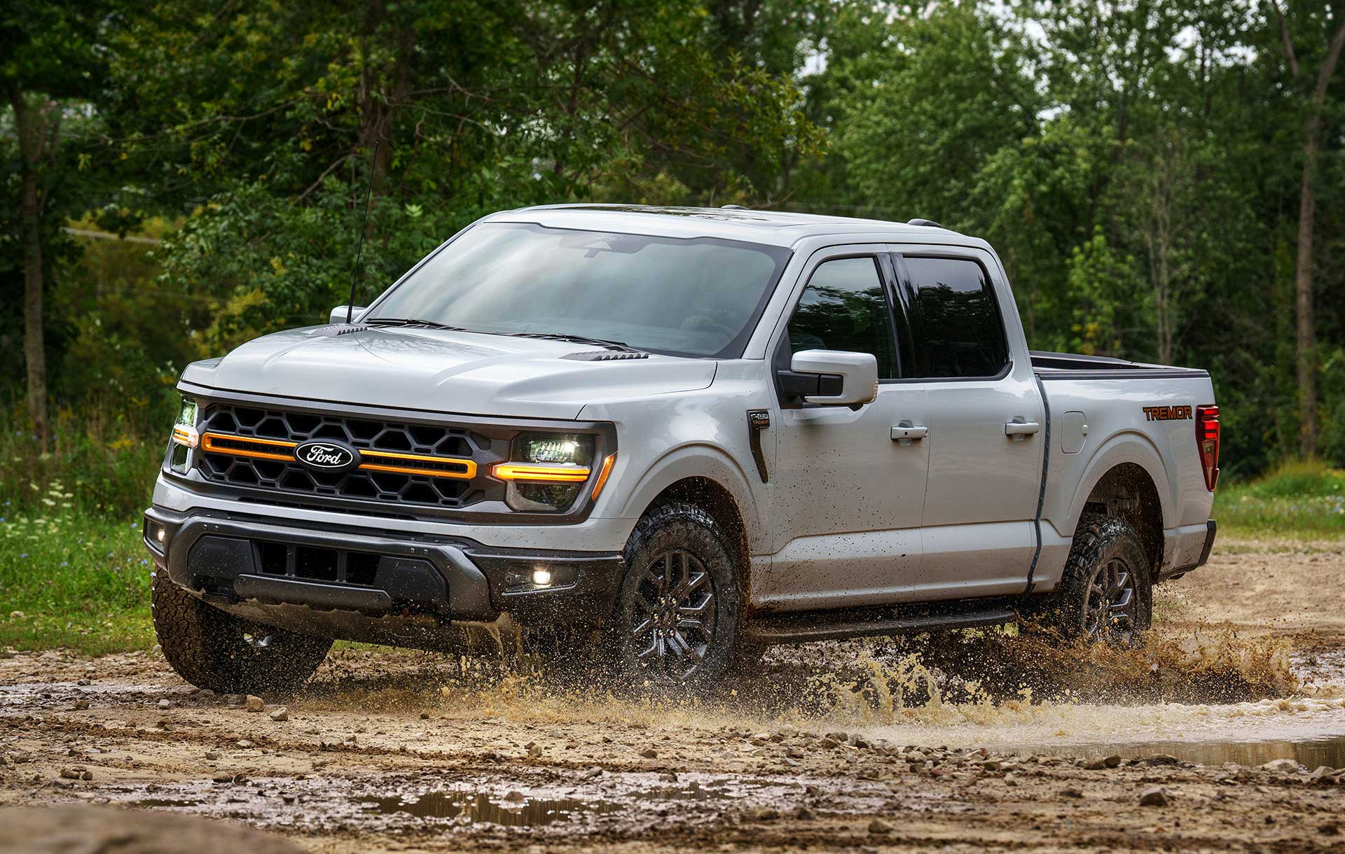 Domina todos los terrenos con la Pickup 4x4 Ford Lobo 2026 versión Tremor High