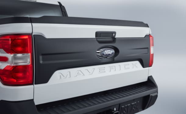 Aplique Trasero de Tapa Tailgate en Color Negro para Pickup Ford Maverick 2022