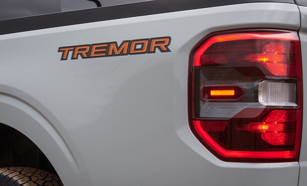 Gráficos únicos en batea de la Pickup compacta para offroad Ford Maverick Tremor 2023