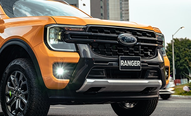Faros LED y Diseño imponente de la Camioneta Pickup Off-Road Ford Ranger 2024