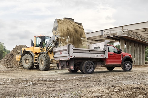 Motor de 335HP y 468 lb-pie de Torque equipado en Ford Super Duty Chasis 2026