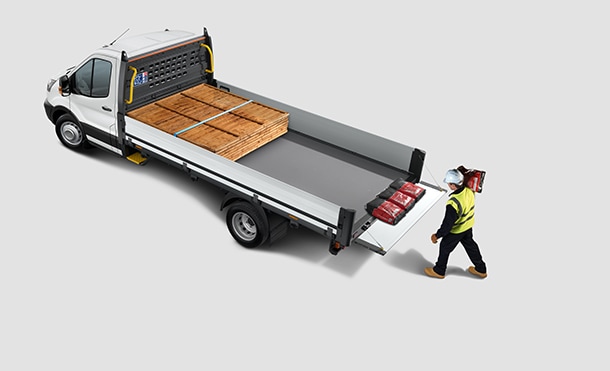 El camión Ford Transit Chasis 2020 tiene capacidad para cargar hasta 2.78 toneladas