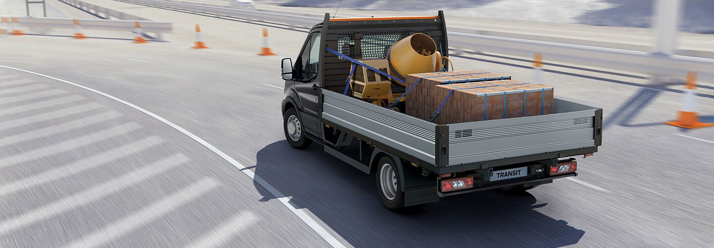 El camión de carga Ford Transit Chasis 2020 cuenta con control de aceleración inteligente