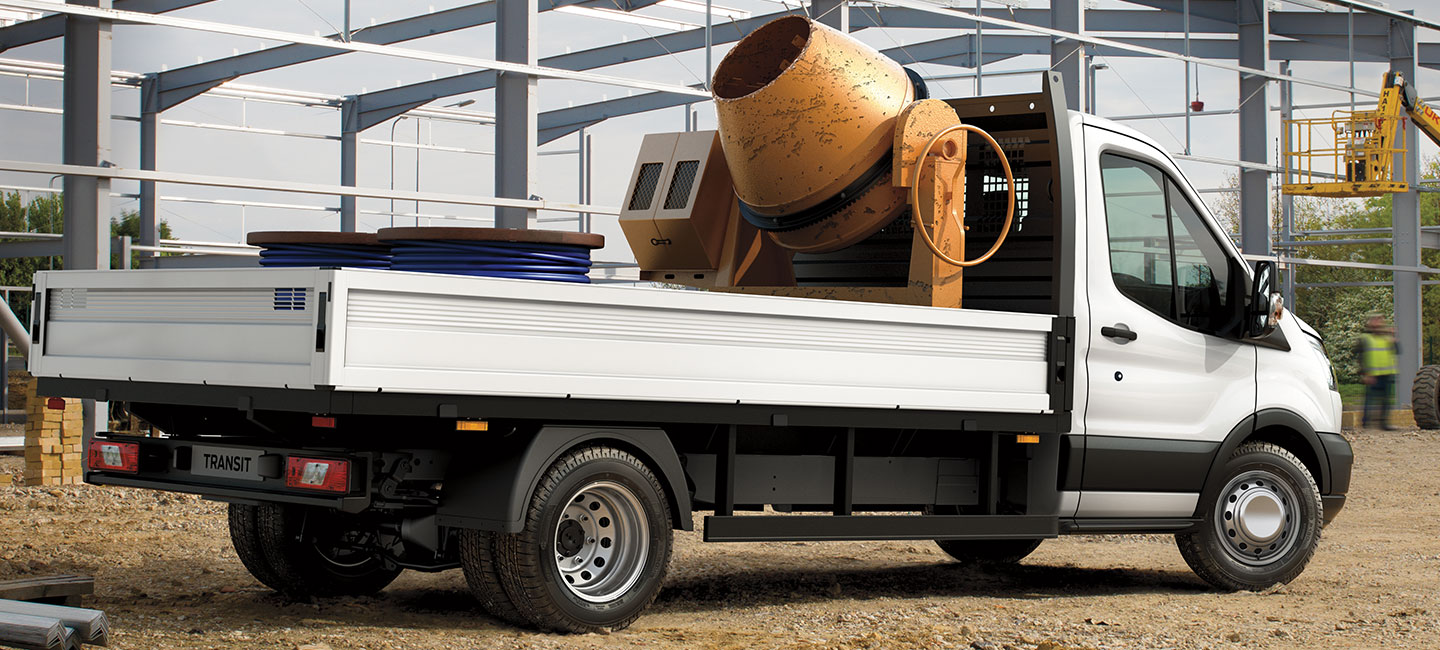 Ford Transit Chasis 2023, con Motor Diésel 2.0L de Gran Desempeño