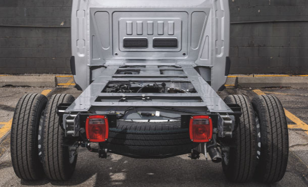 Ford Transi Chasis 2023, Camión de Carga para tu Negocio está equipado con Doble Rodada