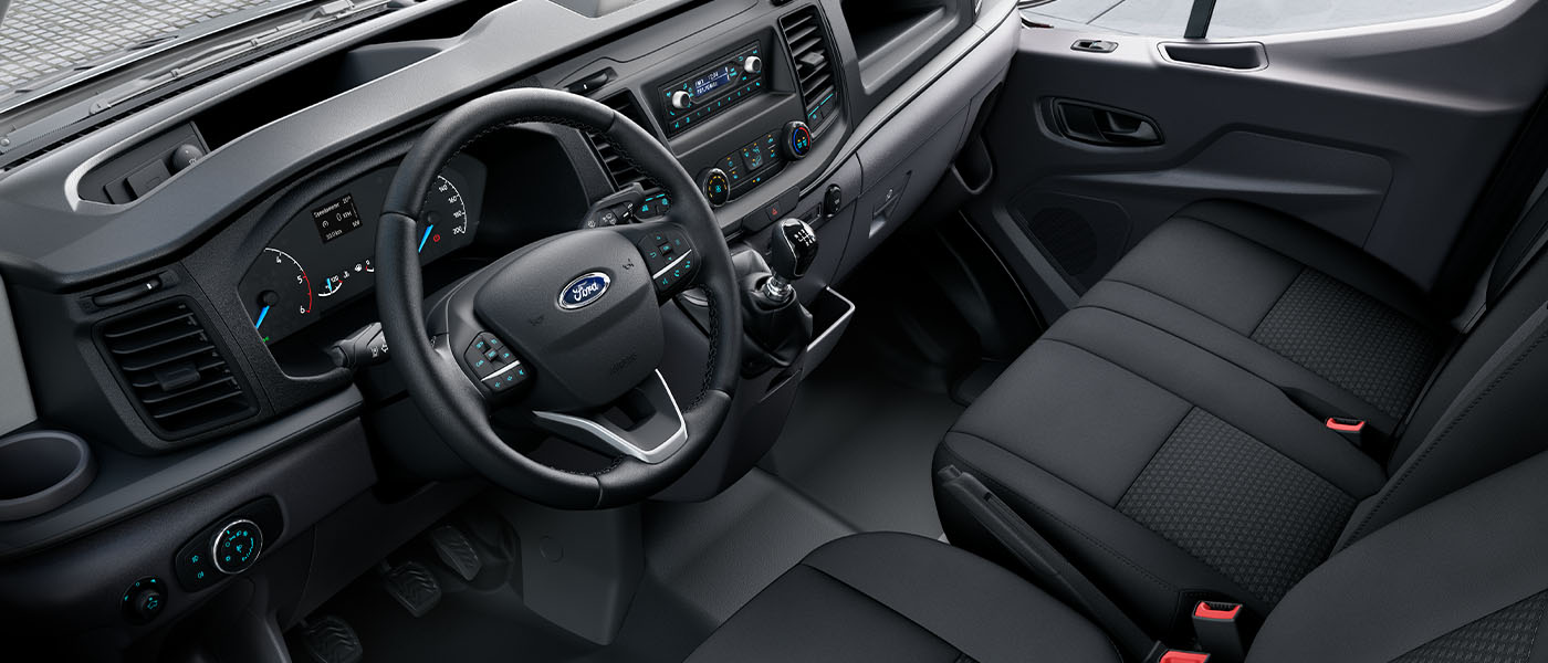 Descubre el Diseño Interior de Ford Transit Chasis 2024, Comodidad y Espacio para cada Jornada