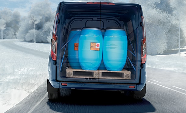 Ford Transit Custom 2020 está equipada con sistema de distribución de frenado