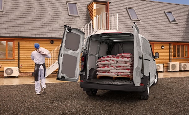 Gran Espacio y Volumen de Carga de Ford Transit Custom 2024, Van Comercial de Trabajo