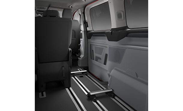 Ford Transit Custom 2026 Tourneo, permite llevar hasta 9 pasajeros con diversos acomodos de asientos