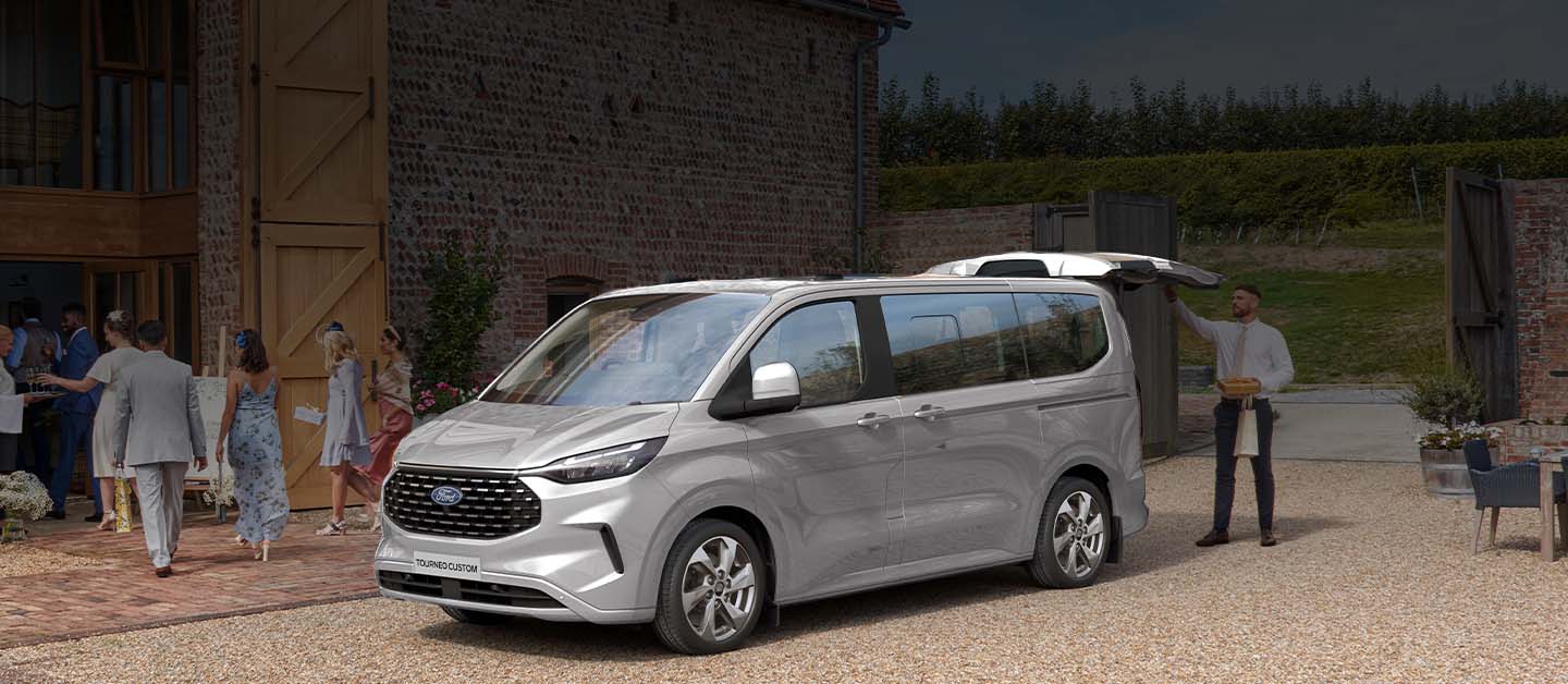 Ford Transit Custom 2024, Vehículo Comercial de gran Rendimiento para Empresa o Negocio
