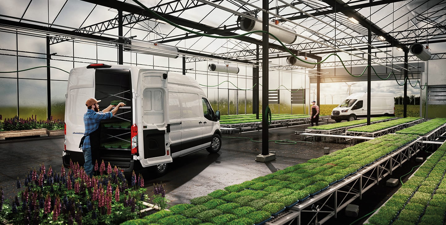 Ford E-Transit 2025, Van Eléctrica de Trabajo de Gran Capacidad de Carga disponible en 4 Versiones