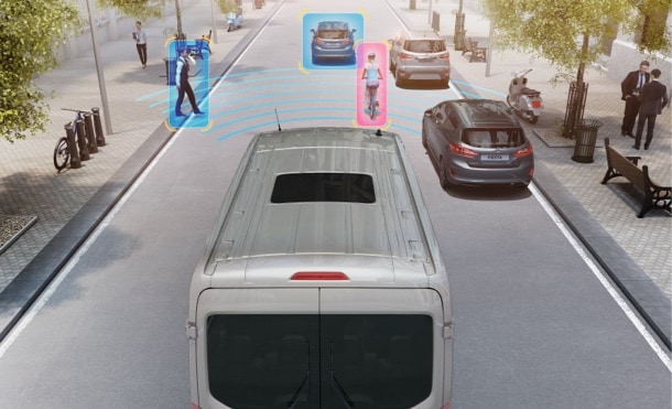 Ford Transit Pasajeros 2023 está equipada con Asistencia Pre-Colisión con Freno Autónomo